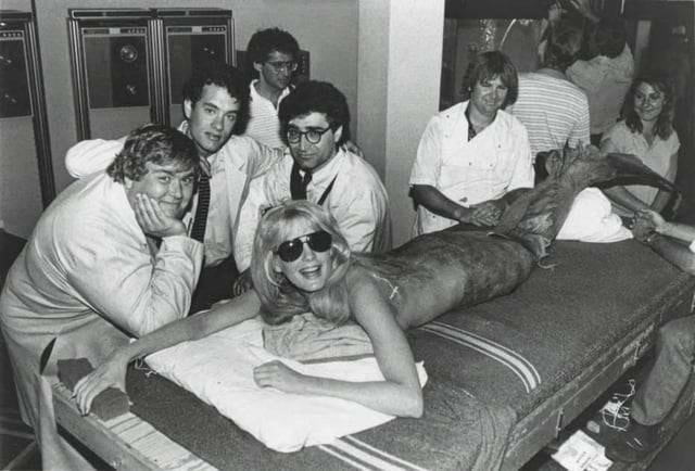 An image of the cast of the movie Splash, behind the scenes.